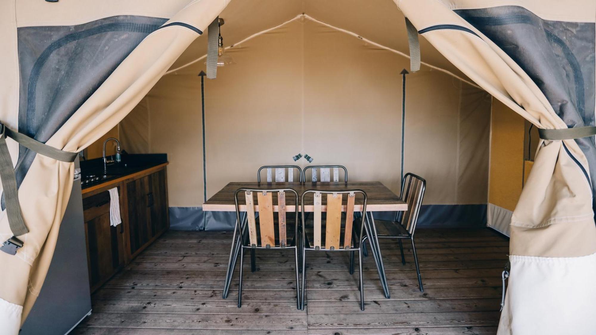 Camping La Pree Les Portes-en-Re الغرفة الصورة